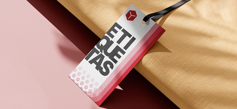 tiqueta colgante Yuprint con diseño moderno en tonos rojos, ideal para ropa, regalos y productos.