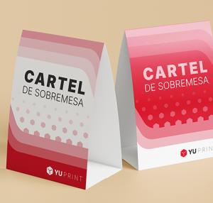 Carteles de sobremesa Yuprint con diseño moderno en tonos rojos, ideales para mostradores y promociones.