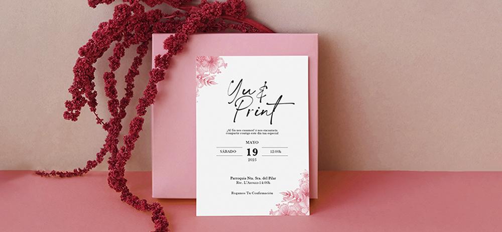 Invitación clásica Yuprint con diseño floral en rosa y blanco, ideal para bodas y eventos elegantes.