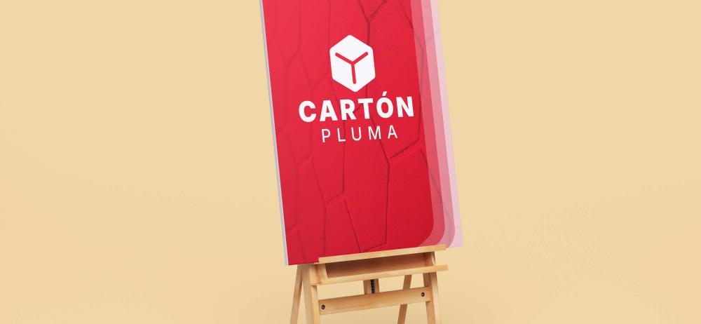 cartón pluma personalizado YUPrint sobre caballete en fondo beige