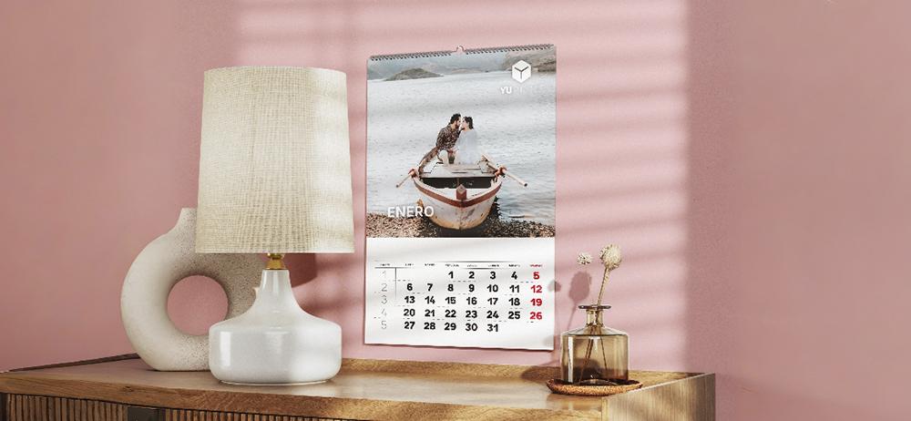 Calendario de pared personalizado en entorno hogareño, impresión de alta calidad con foto para enero